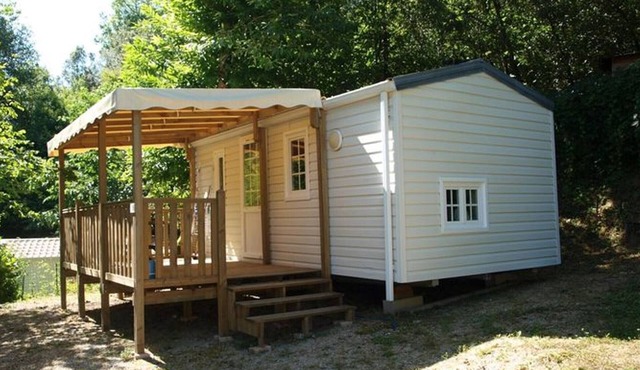Mobile home with terrace in Mialet