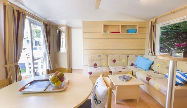 Mobile home with terrace and equipped kitchen