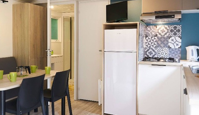 Mobile home with terrace in Séez, 2 bedrooms