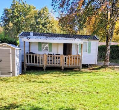 Mobilhome au bord du lac avec piscine