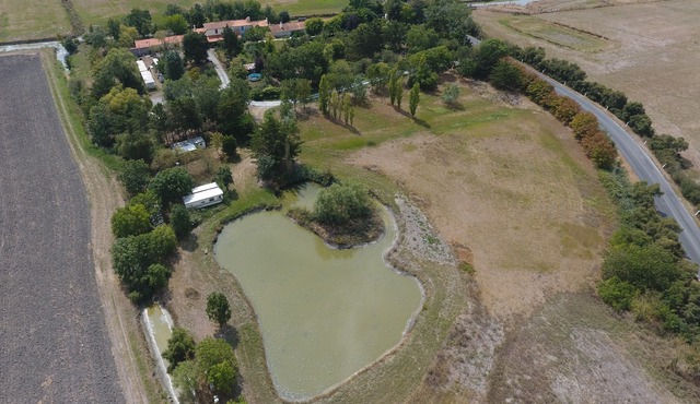 Mobilhome Dans un Cadre Paisible de 3 Hectares