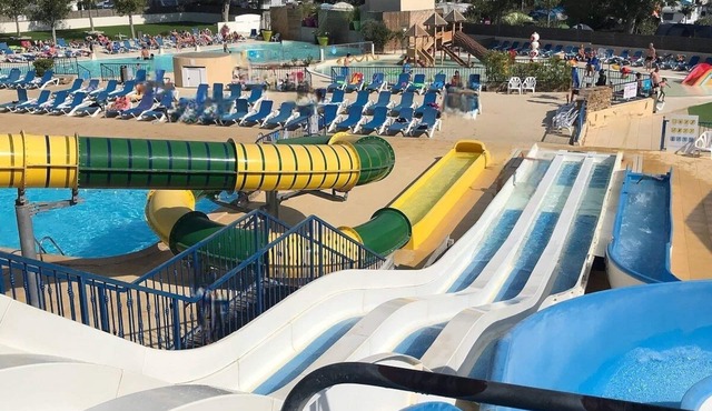 Mobilhome Lodge Premium 3 Chambres Dans UN Camping 56 Couchages