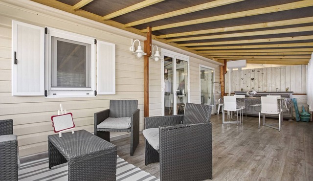 Mobilhome Puget-sur-argens with Shared Pool, Wi-Fi and Air Conditioning