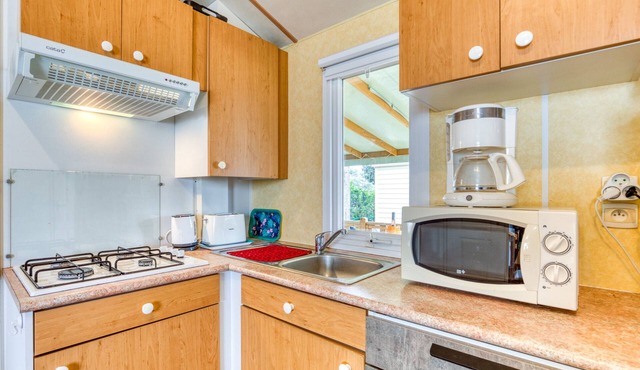 'Mobilhome Sakay' with Shared Pool, Wi-Fi and Air Conditioning