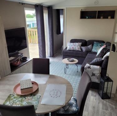 Mobilhome tout confort pour randonneurs pédestres proche Saint-Malo, à 100 m de la plage et du GR34 - Demande préalable requise