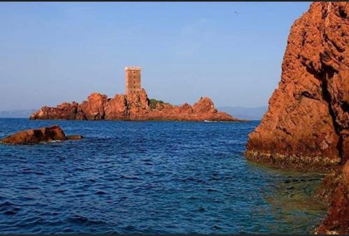 MOBILHOME VUE MER SAINT RAPHAEL CAMPING DE L'ILE D'OR