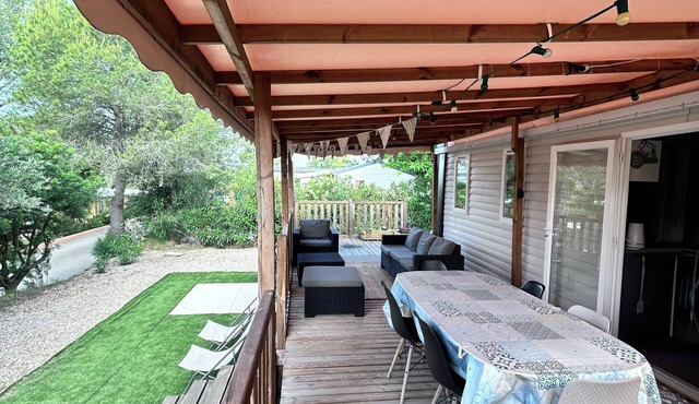 Mobilhome with jacuzzi, swimming pool in the residence