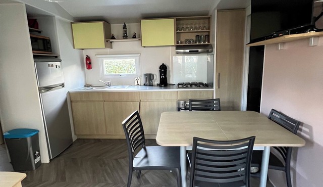 Mobilum 100 m from the lake, pets welcome.