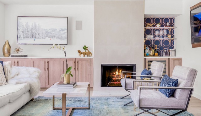 Moby House Aspen: A Curated Retreat w/2BR/2BA , AJAX Views n in the Aspen Core