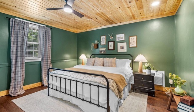 Moccasin Bend Cottage