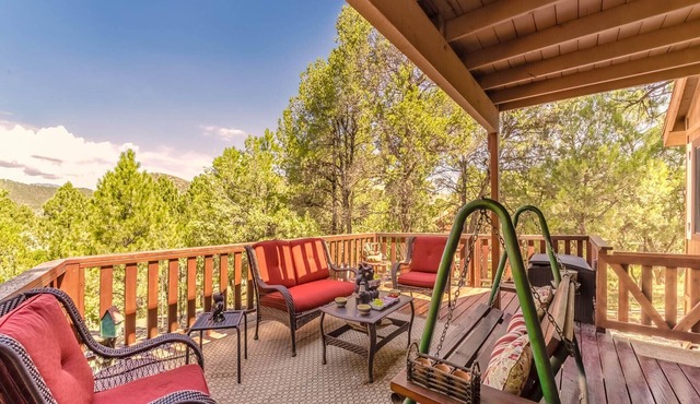 Mockingbird Cabin | Pet Friendly, Gas Fireplace