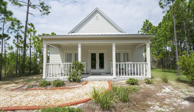 Mockingbird Cottage - Adorable! 1 mile from beach! Santa Rosa beach