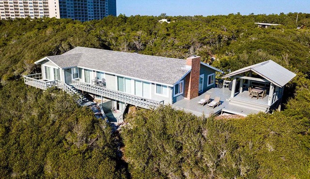 Mockingbird Lane - Secluded Cottage with Ocean Views