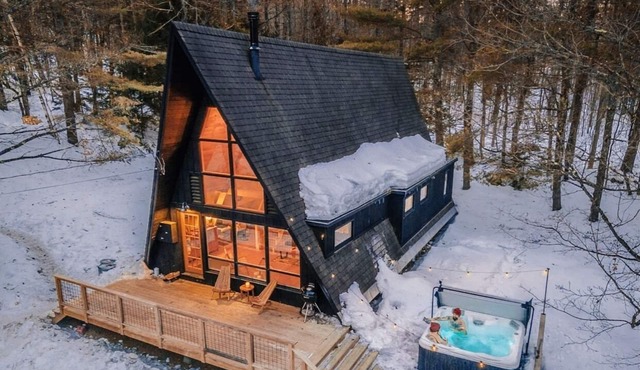 Mod A Frame Cabin in the Woods with Hot Tub -close to Mt. Snow & Stratton!
