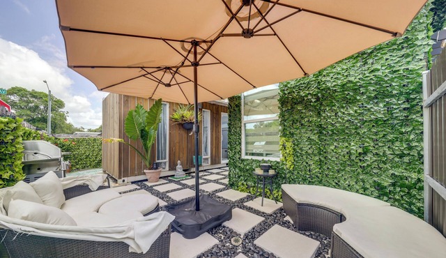 Mod Bungalow w/Ultra-Private Outdoor Hang Space!