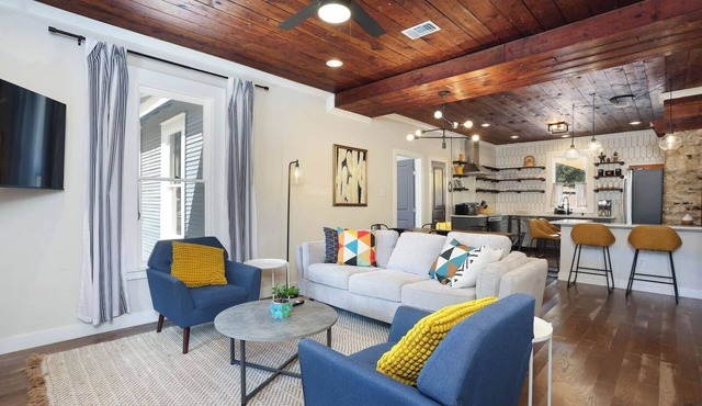 Mod historic home, 3MIN to Downtown SA w/King Bed