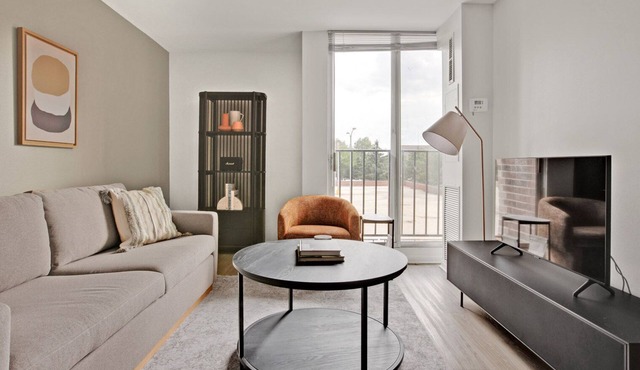 Mod Medical District 1BR w/W/D, Roof & Gym, nr Hospitals, by Blueground