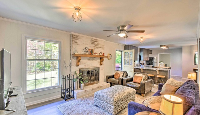 Mod 'stable House' on 10 Acres, Walk to Lake!