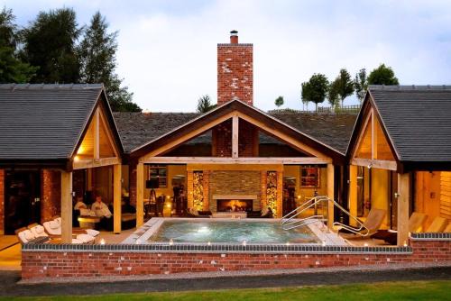 Moddershall Oaks Spa Suites & Woodland Pods