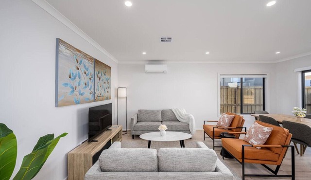 Modeina Modern Brand New 4BR Home