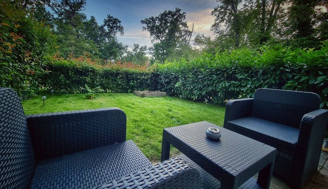 Modern studio with private Jacuzzi