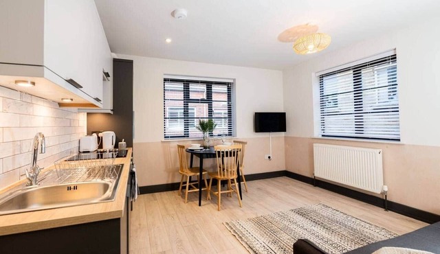 Modern 1 Bed Apartment in Central Salisbury