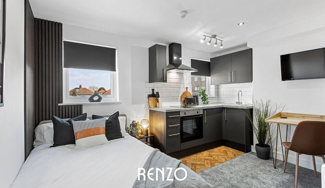 Modern 1-bed Apartment in Derby by Renzo, Cooking Facilities, En-Suite!