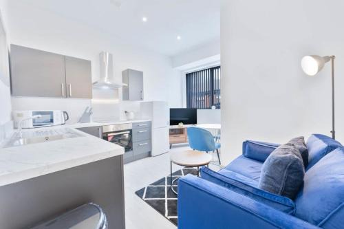 Modern 1 Bed Budget Apartment in Dudley with Wifi