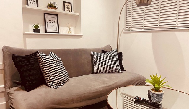 Modern 1 Bed flat in the heart of Hackney with free Parking