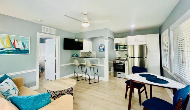 Modern 1 bedroom villa with King Bed just five minutes to the beach!