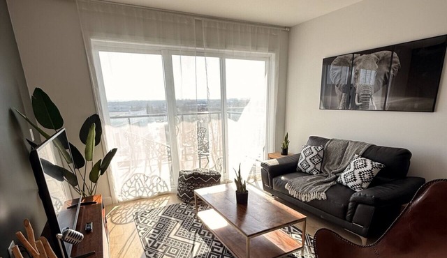 Modern 1-Bedroom Apartment in Quebec | Le Prisme