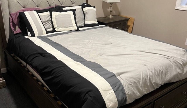 Modern 1 Bedroom Apt Close to Major Highways & NYC