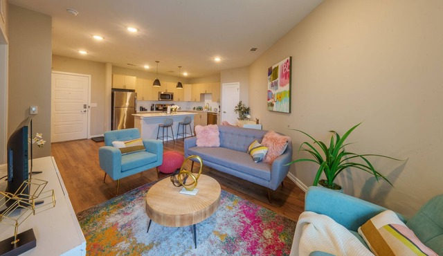 Modern 1 Bedroom Beauty. mins away from the airport, hospitals & NYC