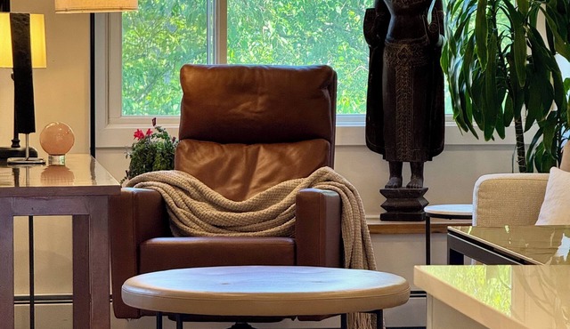 Modern 1-bedroom condo on Pearl Street, WiFi, AC, parking