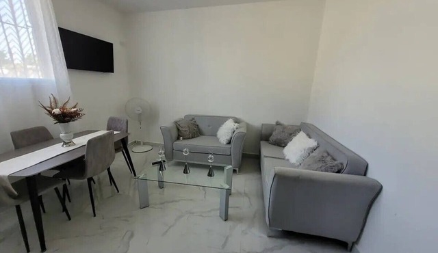 Modern 1 Bedroom Apt walking distance to Zona Colonial and Palacio Nacional