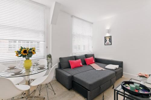 Modern 1-Bedroom Retreat in Trendy Clerkenwell