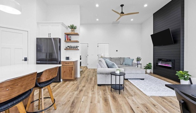 Modern 1 Bedroom Suite at Lavender Farm