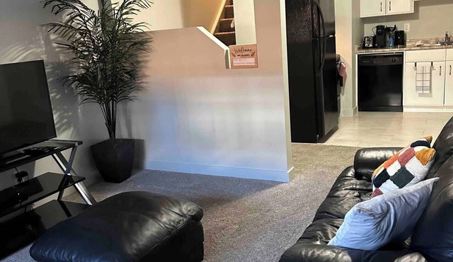 Modern 1-Bedroom Suite | Comfort & Convenience | Central location | Cozy