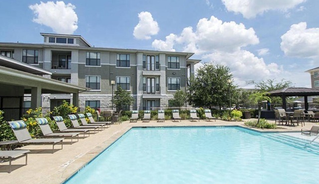 Modern 1 BR Suite + Comfy KING bed + Pool + Gym