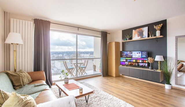 Modern 10th Floor Apartment with Panoramic Views – Mulhouse Center