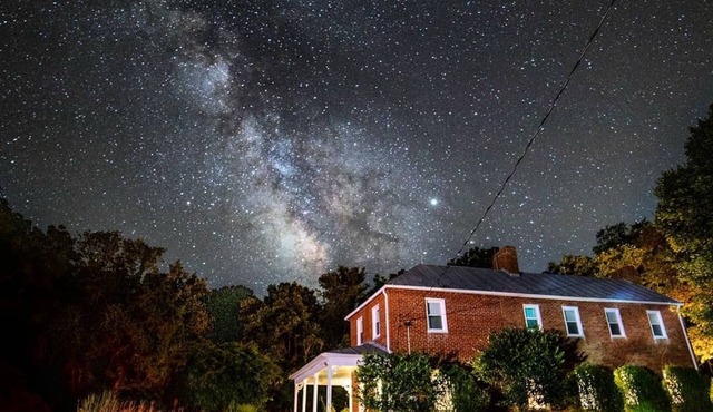Modern 1850s Luray Farmhouse, Near Shenandoah National Park, Lake Arrowhead