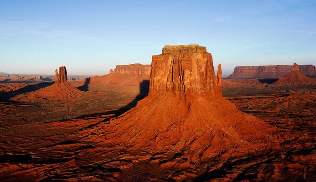 Modern 1bedroom space, with garage!