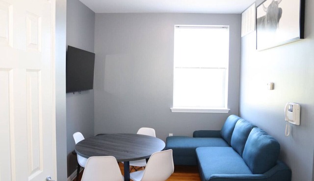 Modern 1BR/1BA Apartment - Self Check-In