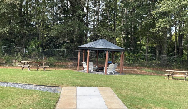 Modern 1BR Apartment – Brand New Construction, Close to Airport and expressway.n