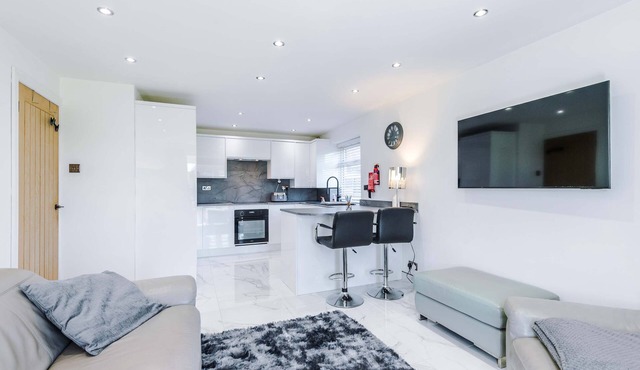 Modern 1BR Apartment in Whitefield