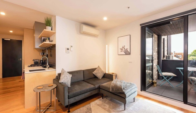 Modern 1BR Apt in Brunswick East, 15 mins from CBD