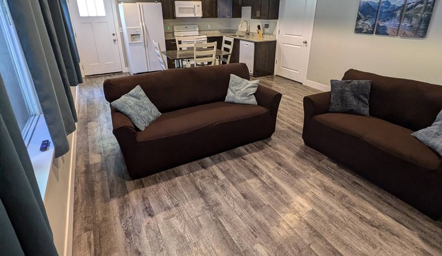 Modern 1BR by Silicon Slopes – Workspace & 65” TV