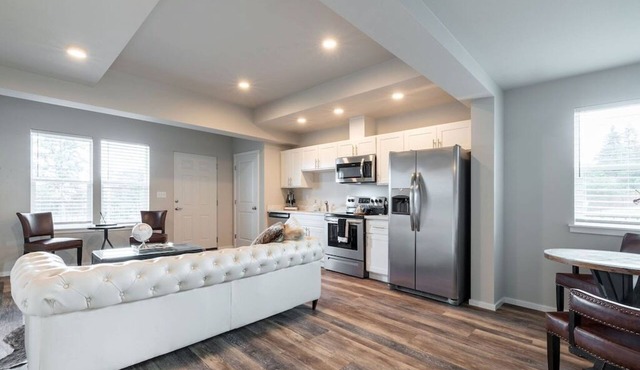 Modern 1BR Condo with Bay Views | Walk to Tacoma Dome + AC | Parking Included