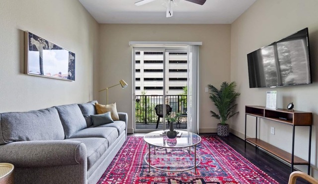 Modern 1BR Downtown Escape | King Bed Comfort