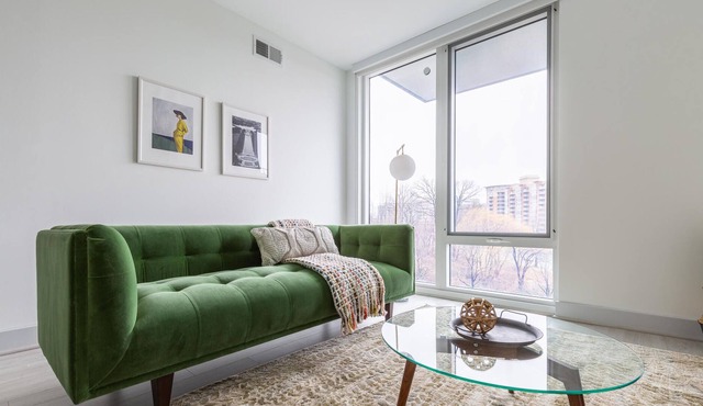 Modern 1BR in Reston, Pet-Friendly + Parking